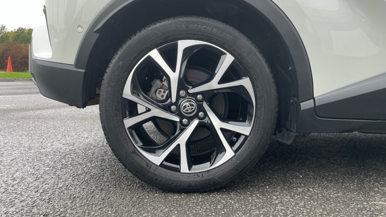 Toyota C-HR 1.8 Hybrid Design 5dr CVT Hybrid Hatchback